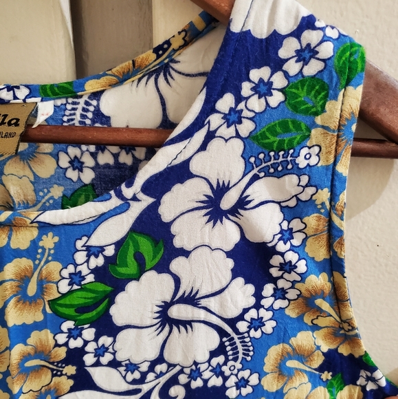 Hawaiian Maxi Dress - Picture 2 of 6